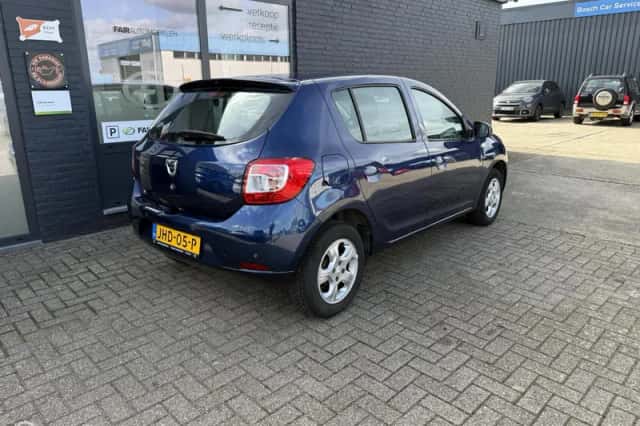 Dacia Sandero (2016) thumbnail 2