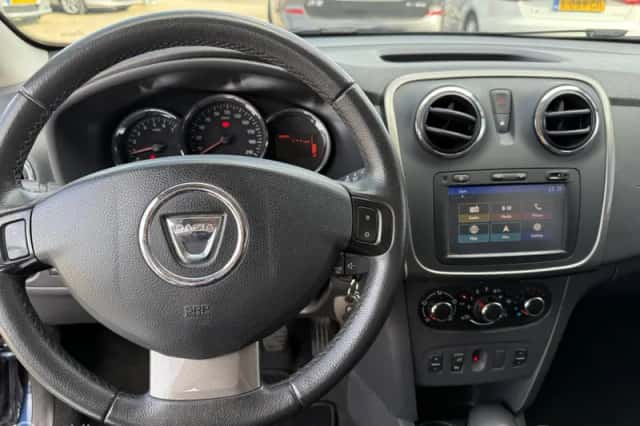 Dacia Sandero (2016) thumbnail 4