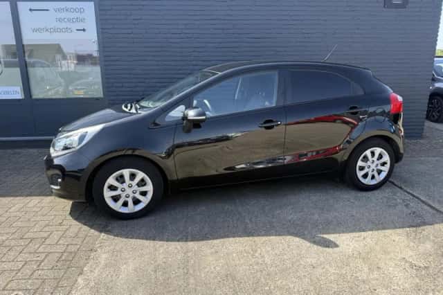 Kia Rio (2014) thumbnail 1