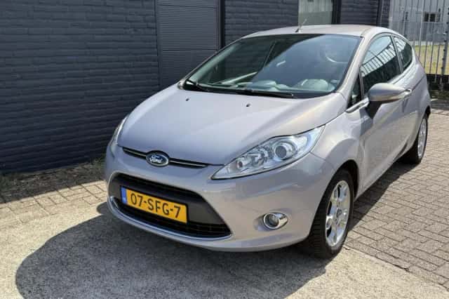 Ford Fiesta (2011) thumbnail 1