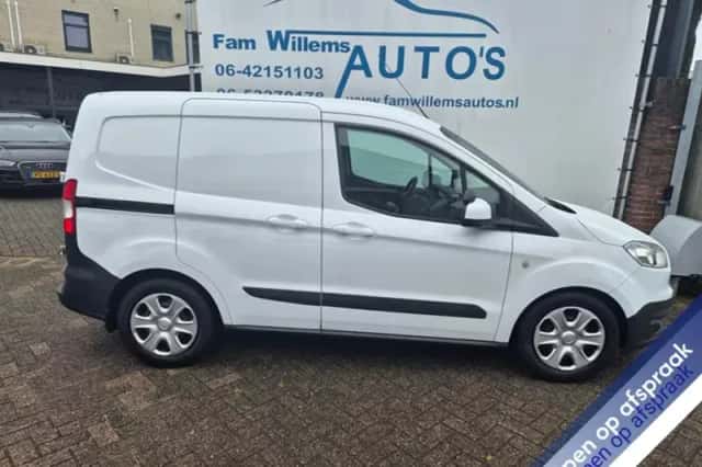 Ford Transit Courier (2016) thumbnail 1