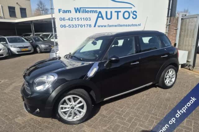 MINI Countryman (2016) thumbnail 1