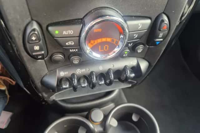 MINI Countryman (2016) thumbnail 5