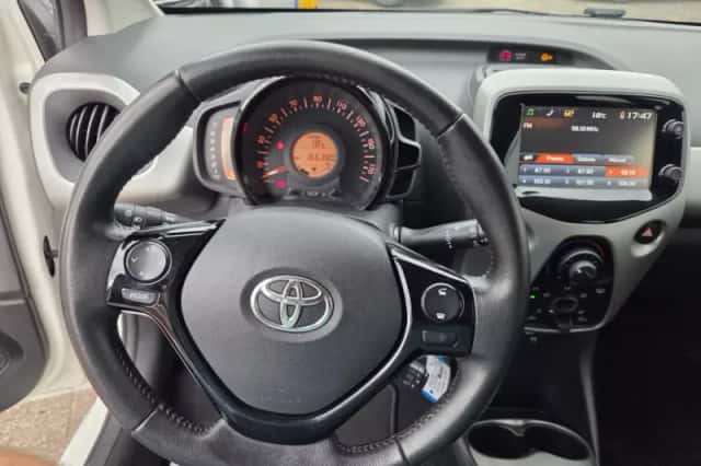 Toyota Aygo (2018) thumbnail 3
