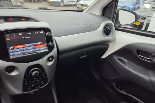 Toyota Aygo (2018) thumbnail 6
