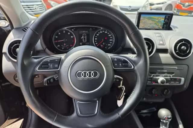 Audi A1 (2016) thumbnail 2