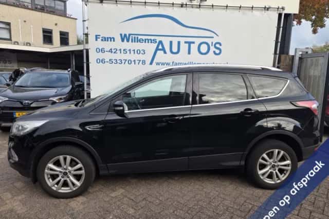 Ford Kuga (2018) thumbnail 1