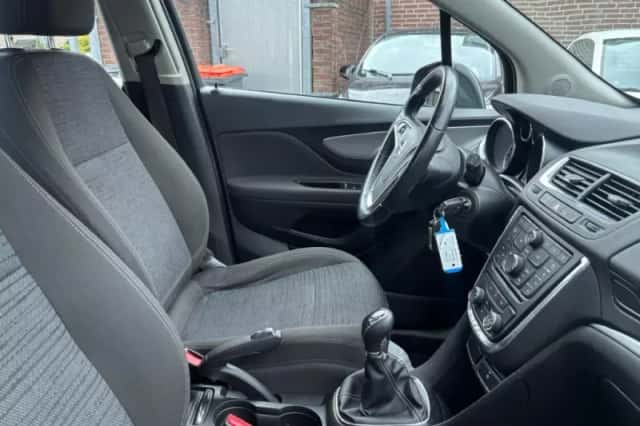 Opel Mokka (2015) thumbnail 2