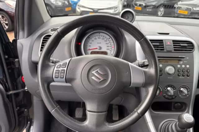Suzuki Splash (2012) thumbnail 2
