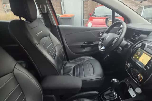 Renault Captur (2015) thumbnail 2