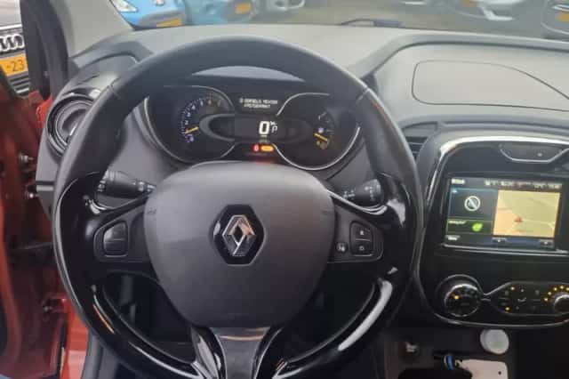 Renault Captur (2015) thumbnail 4