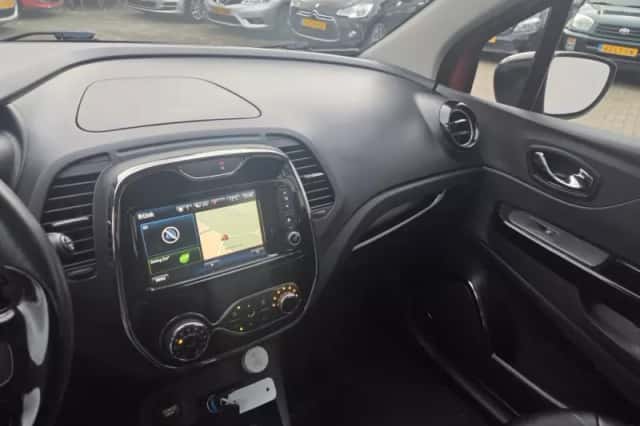 Renault Captur (2015) thumbnail 5