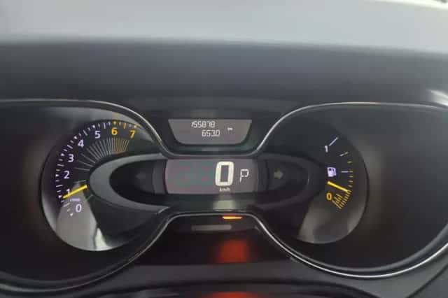 Renault Captur (2015) thumbnail 6