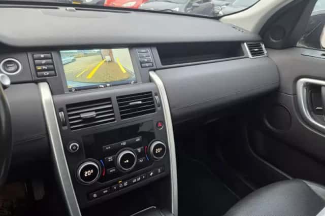 Land Rover Discovery Sport (2019) thumbnail 5