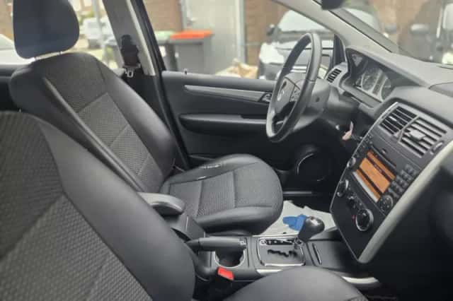 Mercedes-Benz B-Klasse (2011) thumbnail 2