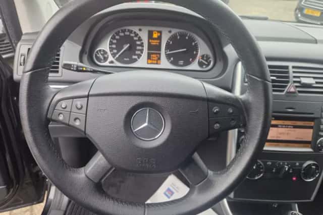 Mercedes-Benz B-Klasse (2011) thumbnail 3
