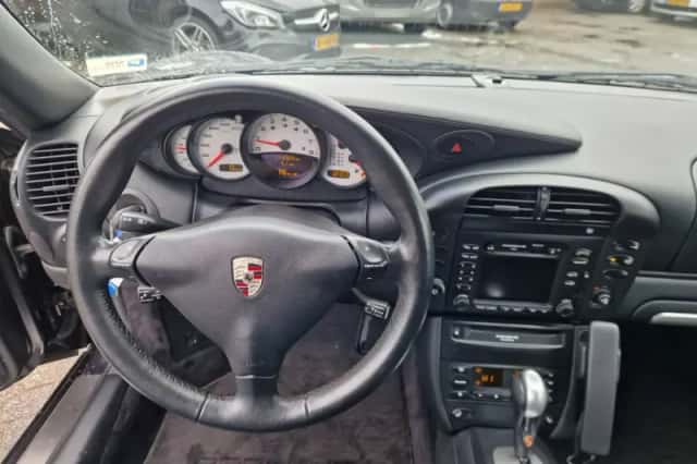 Porsche 911 (2002) thumbnail 2