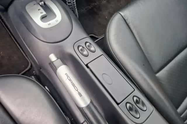 Porsche 911 (2002) thumbnail 4