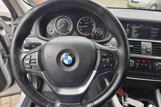BMW X3 (2011) thumbnail 4