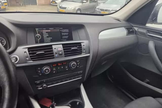 BMW X3 (2011) thumbnail 5