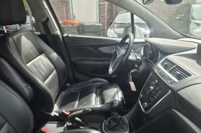 Opel Mokka (2016) thumbnail 2