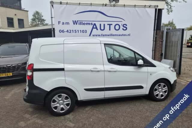 Ford Transit Courier (2016) thumbnail 1