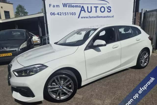BMW 1-Serie (2021) thumbnail 1