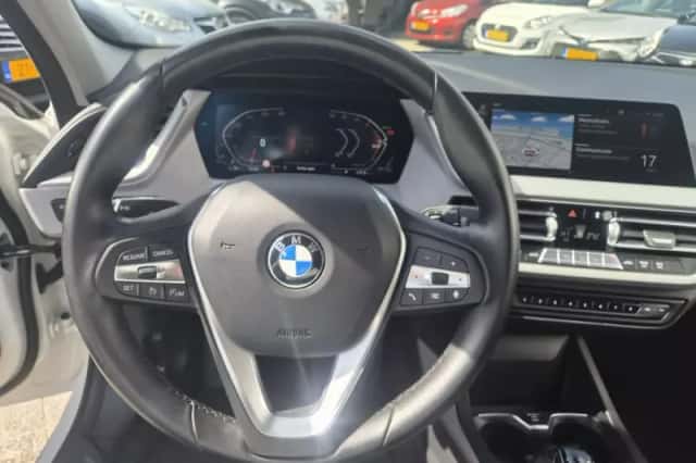 BMW 1-Serie (2021) thumbnail 3