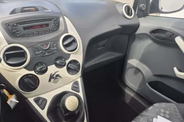 Ford Ka (2015) thumbnail 5