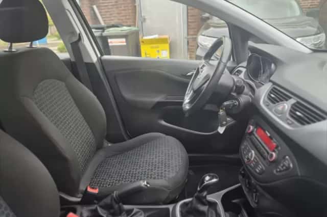 Opel Corsa (2015) thumbnail 2