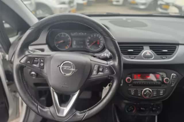 Opel Corsa (2015) thumbnail 4
