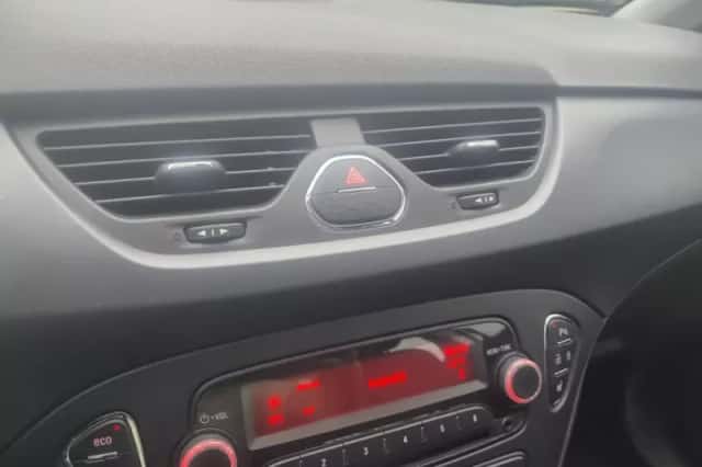 Opel Corsa (2015) thumbnail 6