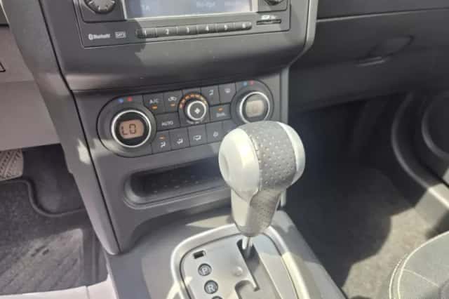 Nissan Qashqai (2010) thumbnail 5