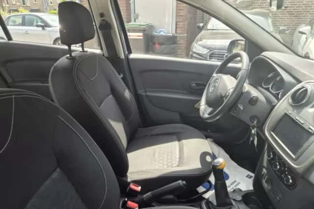Dacia Sandero (2013) thumbnail 2