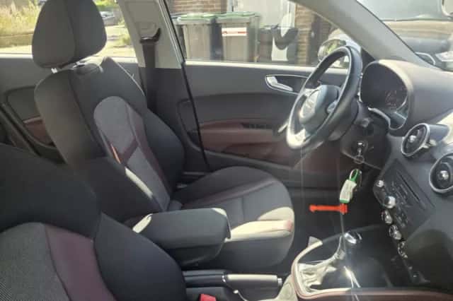 Audi A1 (2012) thumbnail 2