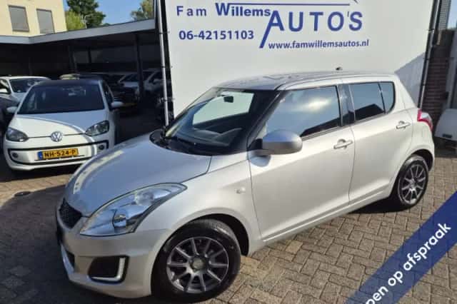 Suzuki Swift (2015) thumbnail 1