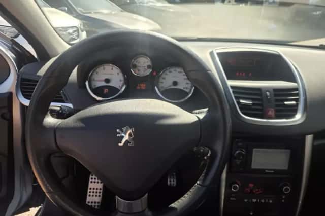 Peugeot 207 (2011) thumbnail 3