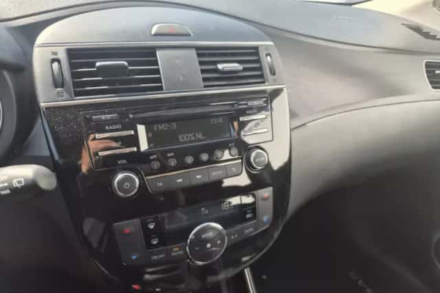 Nissan Pulsar (2015) thumbnail 4