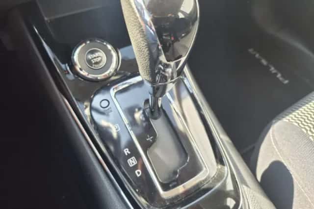 Nissan Pulsar (2015) thumbnail 5