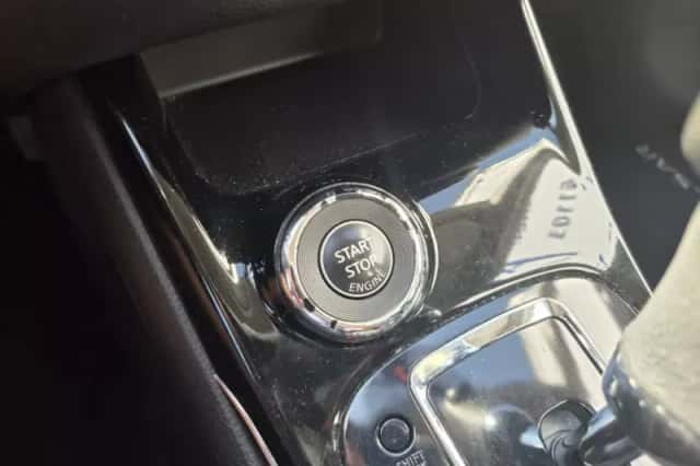 Nissan Pulsar (2015) thumbnail 6