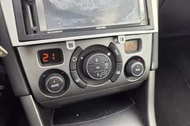 Peugeot 308 (2008) thumbnail 4