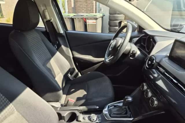Mazda 2 (2017) thumbnail 2
