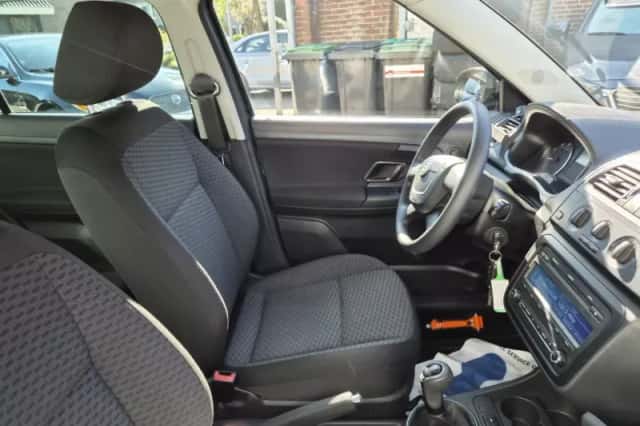 Škoda Fabia (2011) thumbnail 2