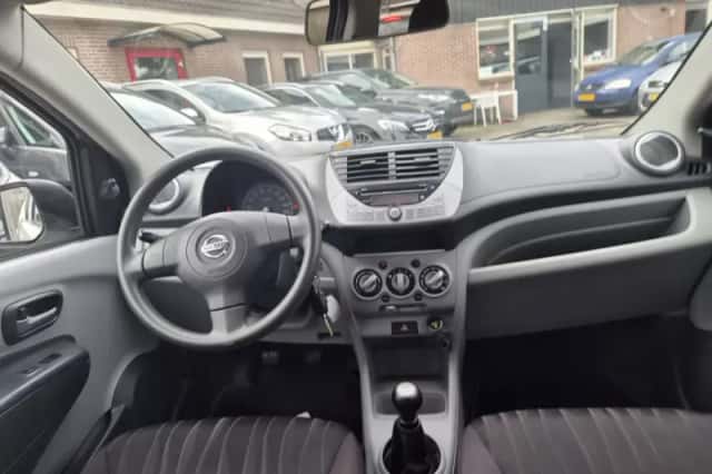 Nissan Pixo (2010) thumbnail 2