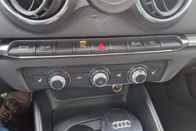 Audi A3 (2013) thumbnail 4