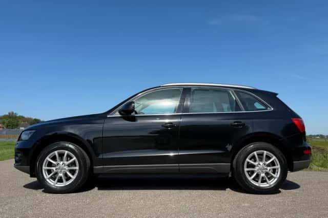 Audi Q5 (2009) thumbnail 2