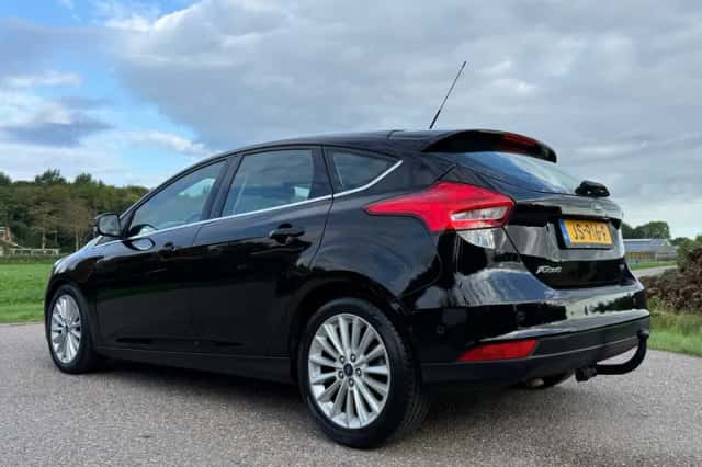 Ford Focus (2016) thumbnail 3