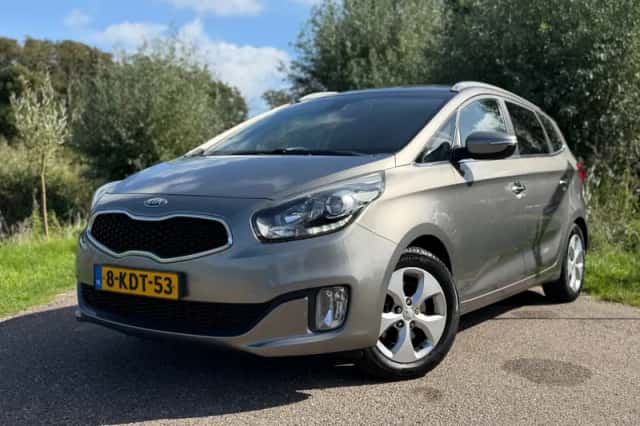 Kia Carens (2013) thumbnail 1