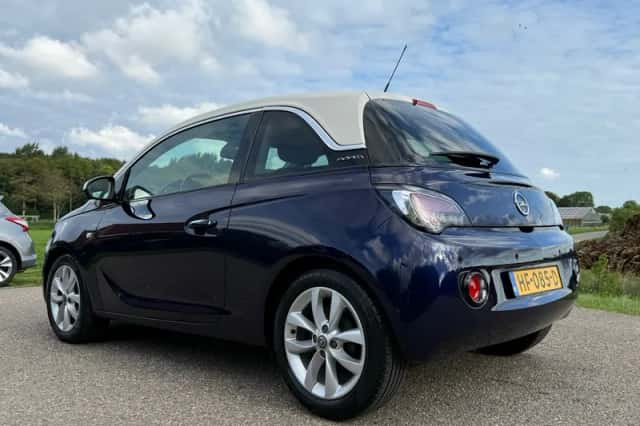Opel Adam (2015) thumbnail 3