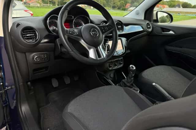 Opel Adam (2015) thumbnail 4
